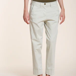 New York Carrot pantalon chino femme en satin stretch carrot fit ①