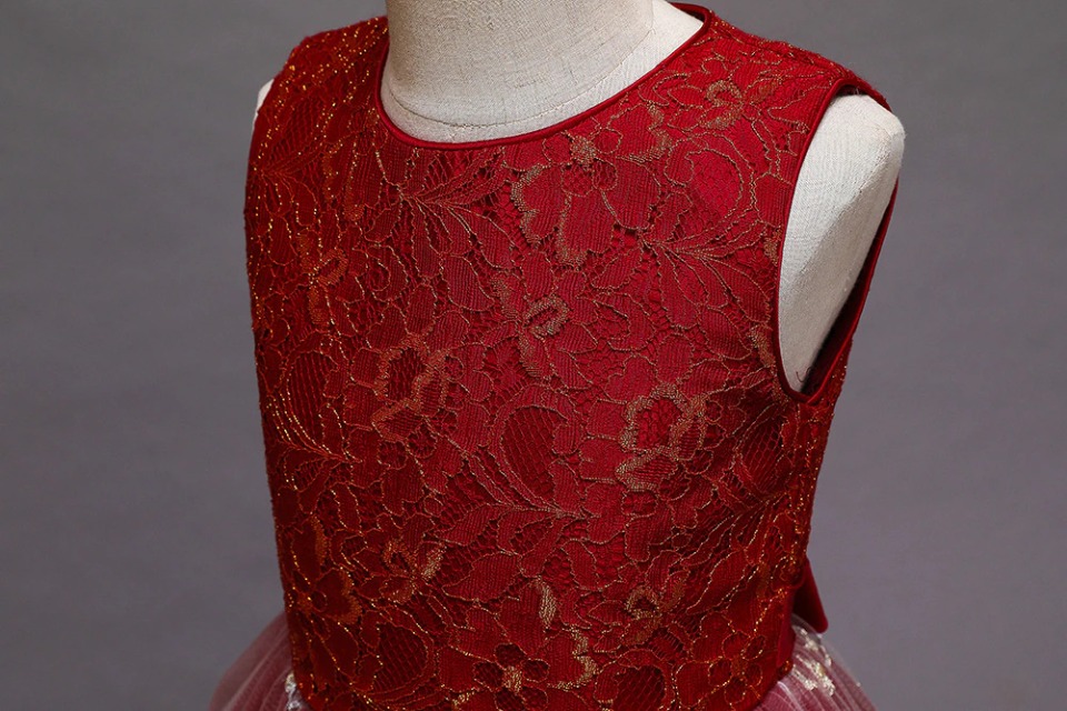 Robe Rouge Princesse Dentelle Étoiles – Image 5
