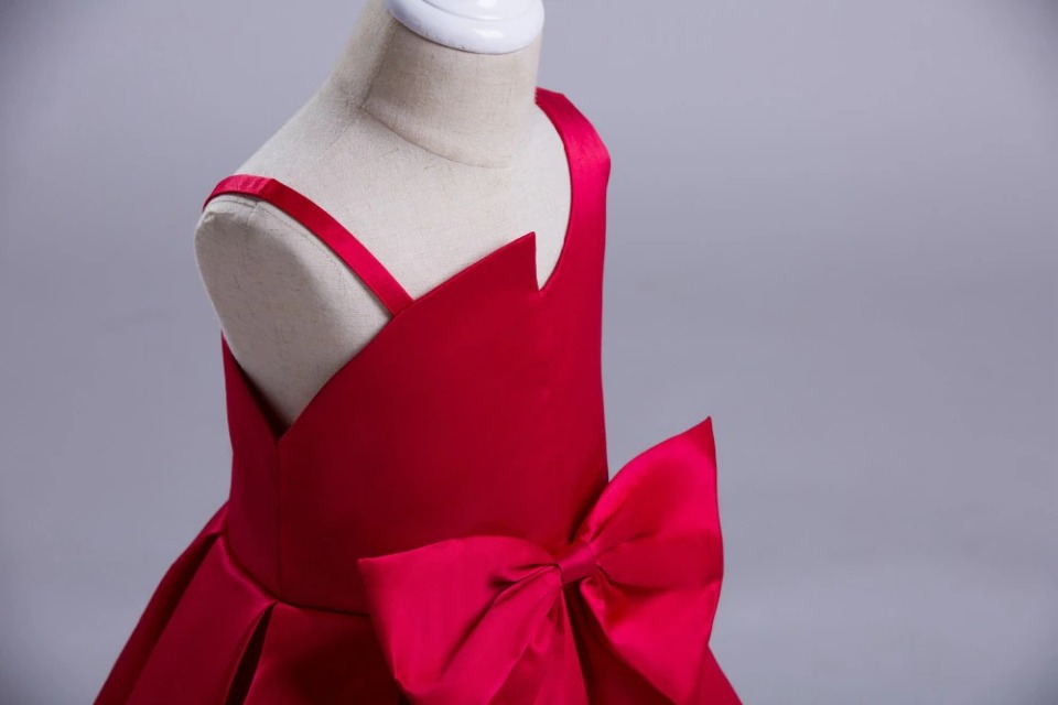 Robe Princesse Rouge Nœud Papillon – Image 2