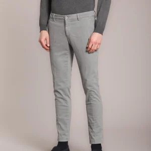 Milano pantalon chino homme en gabardine stretch extra slim fit ①