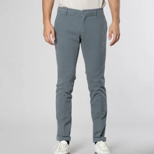 Milano pantalon chino homme en gabardine stretch extra slim fit ①