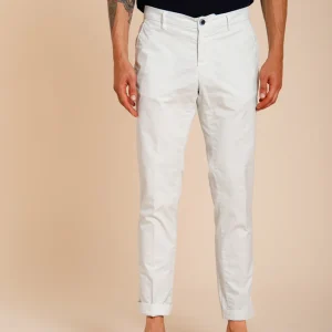 Milano pantalon chino homme en gabardine stretch extra slim fit ①