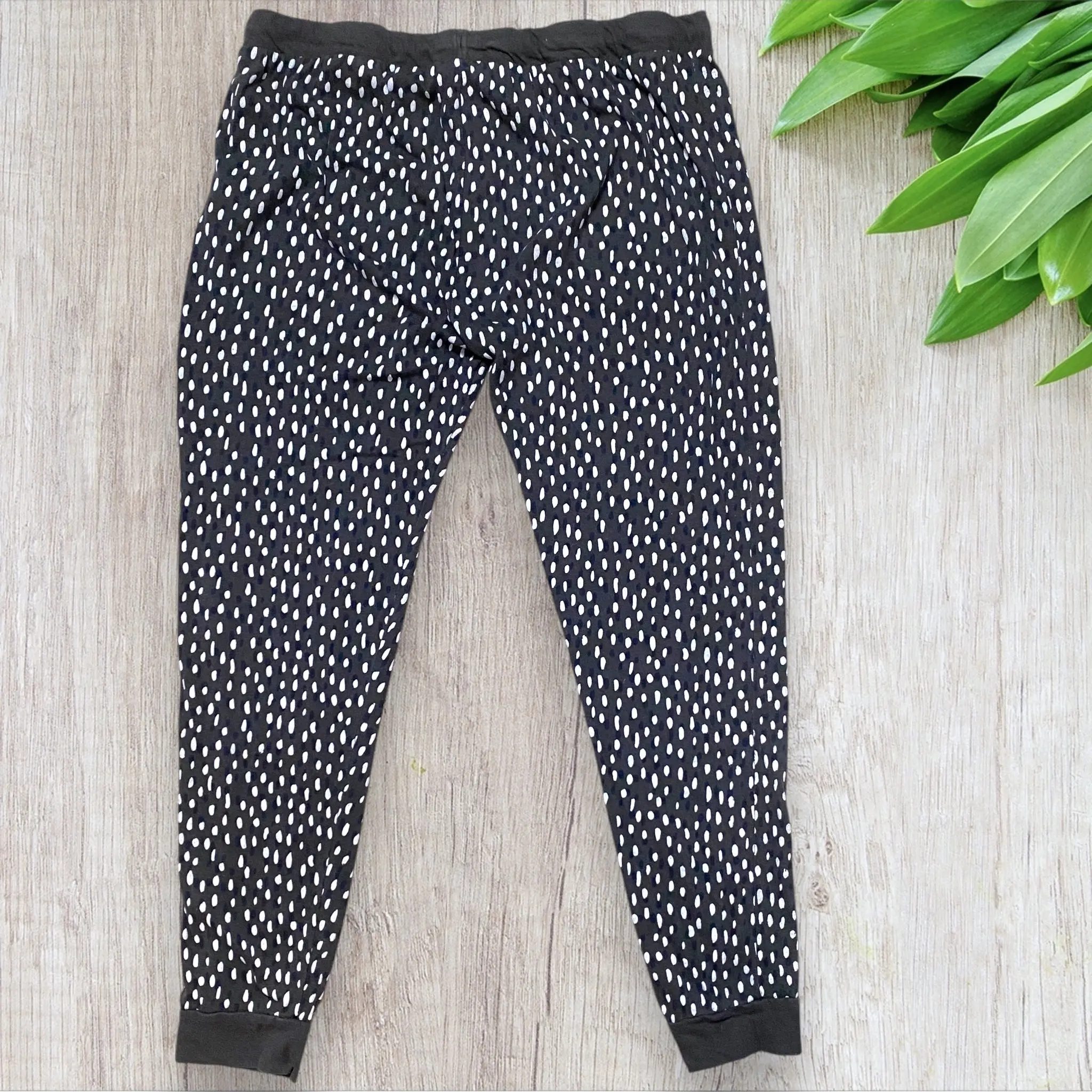 Bas de pyjama femme 9th Avenue L gris à pois – Taille ajustable et resserré aux chevilles – Image 5