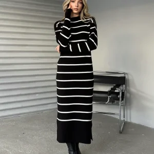 Robe longue en maille à rayures