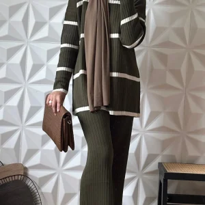 Ensemble côtelé avec pull à col montant rayés et pantalon - Kaki