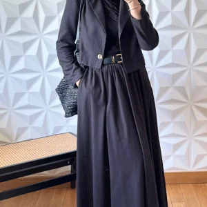 Ensemble Tailleur Lin Veste coupe carré et Jupe à volants - Noir