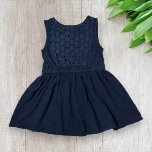 Robe fille 5 ans  kiabi – bleu marine brodée sans manches