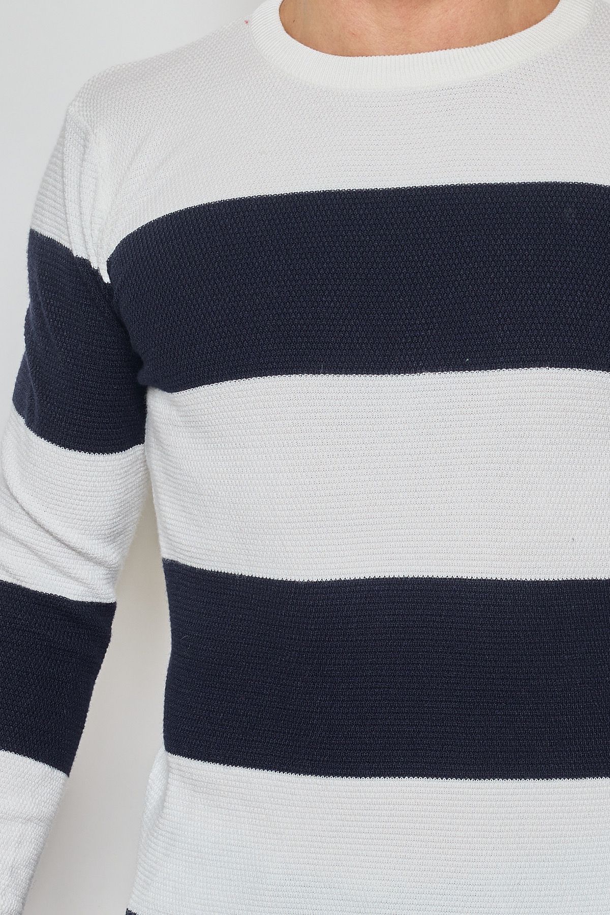 Pull à rayures marine