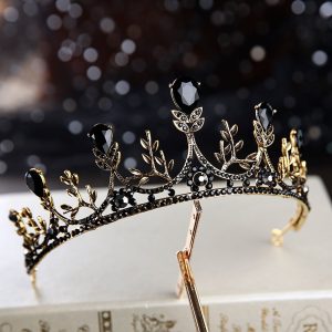 Couronne Florale Aux Pierres Noires