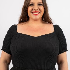 Haut côtelé décolleté coeur noir