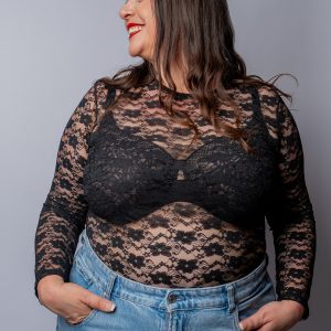 Haut tout en dentelle